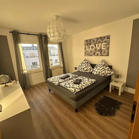 Zentrum - Blick Ueber Daecher Von Apartment *